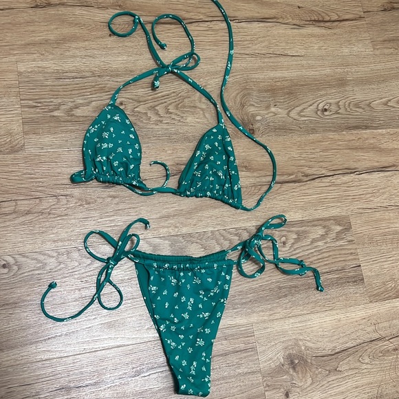 Frankie’s Bikinis Tia Green Ditsy Bikini - Picture 3 of 5
